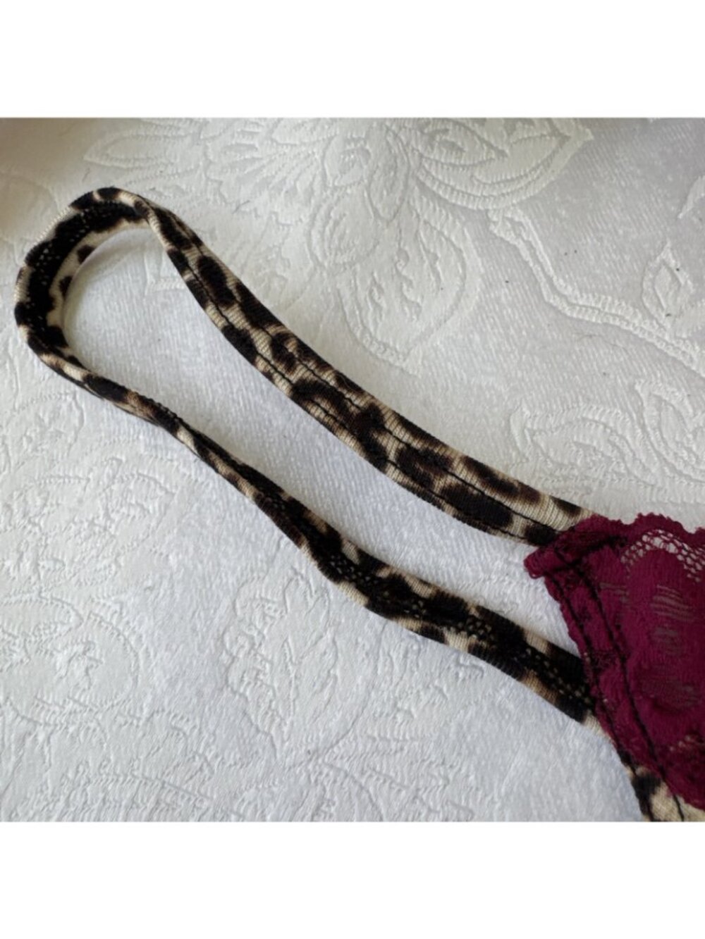 VICTORIA'S SECRET XL ANIMAL PRINT PURPLE TRIM ITSY V STRING THONG PANTIES NWT - Picture 3 of 9